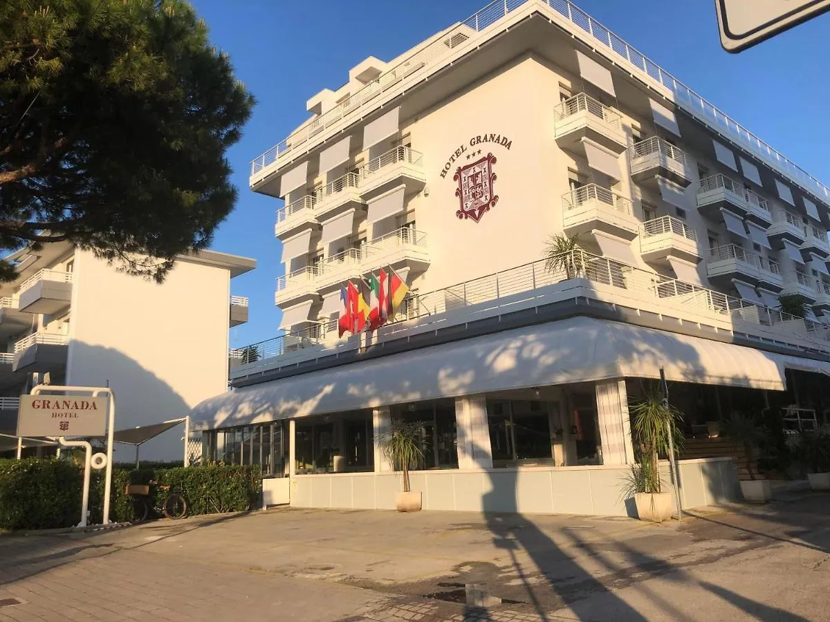 Hotel Granada 예솔로 3*,