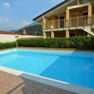  Appartamento Attico With Swimming Pool Italia